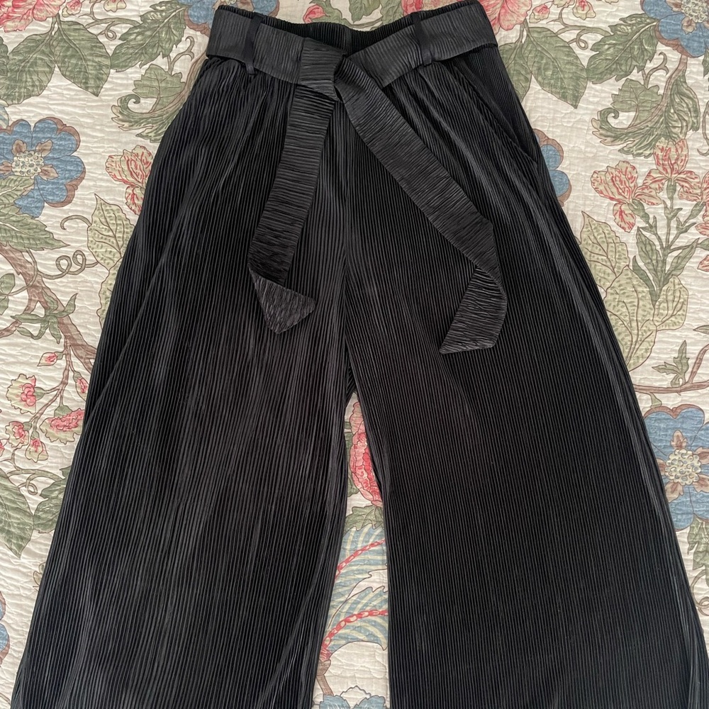 Black Pleated Culottes with Removable Belt